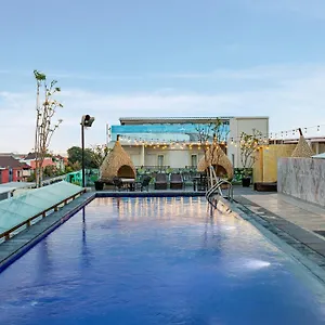 https://maxonehotelscom-legian.hotelsseminyak.net
